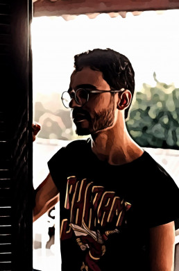 Man in black crew neck t-shirt